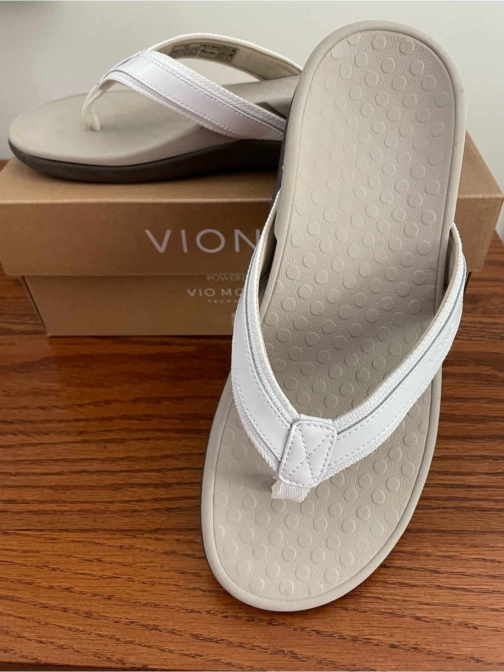 Vionic Women’s Tide - White Sandals